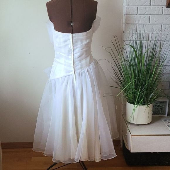 Vintage White Organza Wedding or Prom Dress 9/10 - Picture 7 of 11